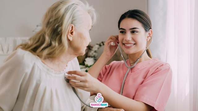 Evde Hasta Bakıcı Maliyeti ve Ücretleri