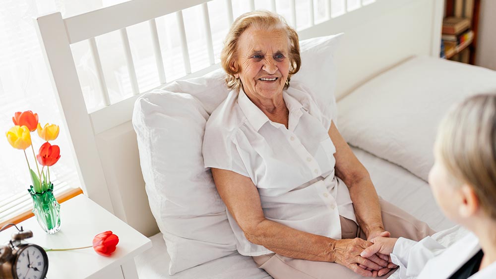 EVDE HASTA BAKIMINDA GÜNLÜK RUTİNLERİN ÖNEMİ