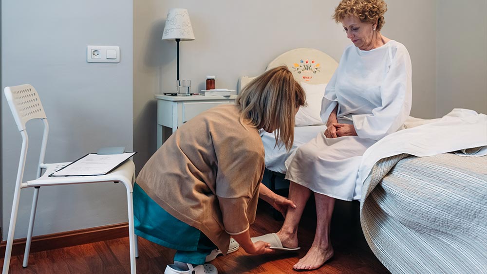 Yaşlı Bakıcılar Ne İş Yapar Ve Görevleri Nelerdir